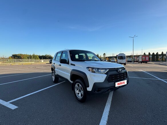 2024 Lada (ВАЗ) Niva Travel I, белый - вид 2