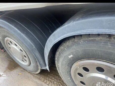 2004 Volvo VNL, красный, 1500000 рублей, вид 3