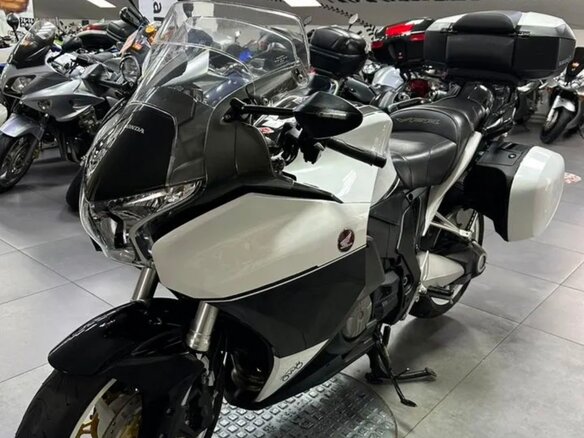2017 Honda VFR 1200, белый, 850000 рублей - вид 1