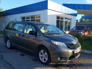 2011 Toyota Sienna III, зелёный, 2300000 рублей, вид 2