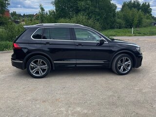 2018 Volkswagen Tiguan II, чёрный, 2600000 рублей, вид 5