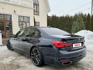 2016 BMW 7 серии Long 740Li xDrive VI (G11/G12), синий, 3000000 рублей, вид 4