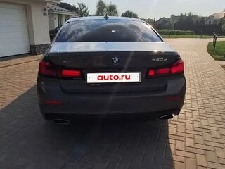 2020 BMW 5 серии 520d xDrive VII (G30/G31/G38) Рестайлинг, серый, 4150000 рублей, вид 4