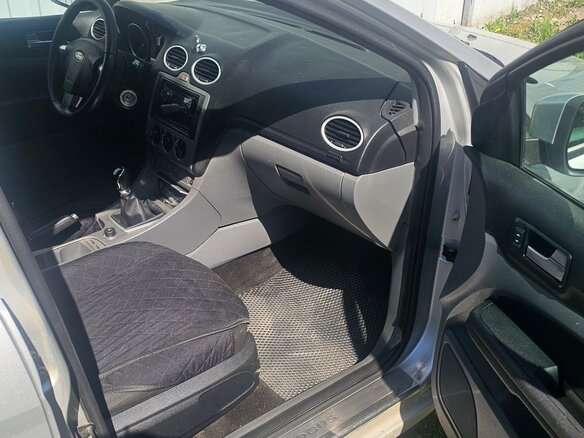 2008 Ford Focus II Рестайлинг, серебристый, 400000 рублей - вид 6