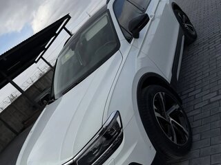 2019 Volkswagen Tiguan II, белый, 2770000 рублей, вид 3