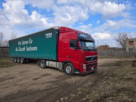 2011 Volvo FH, красный, 3100000 рублей, вид 4