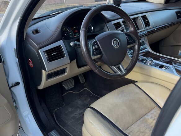 2012 Jaguar XF I Рестайлинг, белый - вид 6