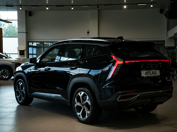 2026 Geely Atlas II, чёрный, 4224990 рублей - вид 5