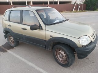 2002 Chevrolet Niva I, серебристый, 230000 рублей, вид 2