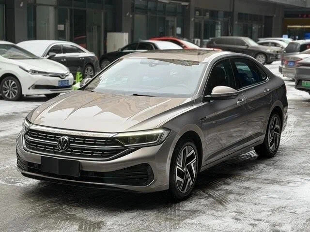 Открыть фотографии: Volkswagen Sagitar III Рестайлинг