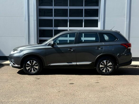 2015 Mitsubishi Outlander III Рестайлинг 2, серый - вид 1
