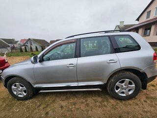 2006 Volkswagen Touareg I, серебристый, 970926 рублей, вид 4