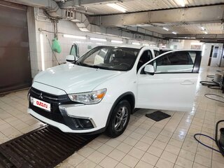 2017 Mitsubishi ASX I Рестайлинг 2, белый, 1450000 рублей, вид 2