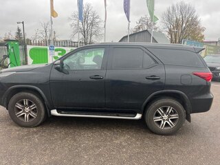 2020 Toyota Fortuner II Рестайлинг, чёрный, 3550000 рублей, вид 4