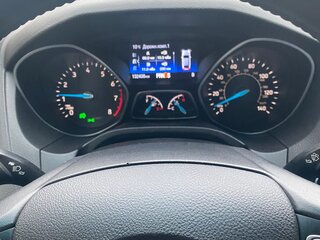 2017 Ford Focus III Рестайлинг, красный, 1020000 рублей, вид 4