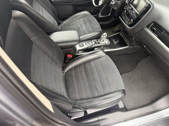 2016 Mitsubishi Outlander PHEV III Рестайлинг 2, серый, 2500000 рублей - вид 21