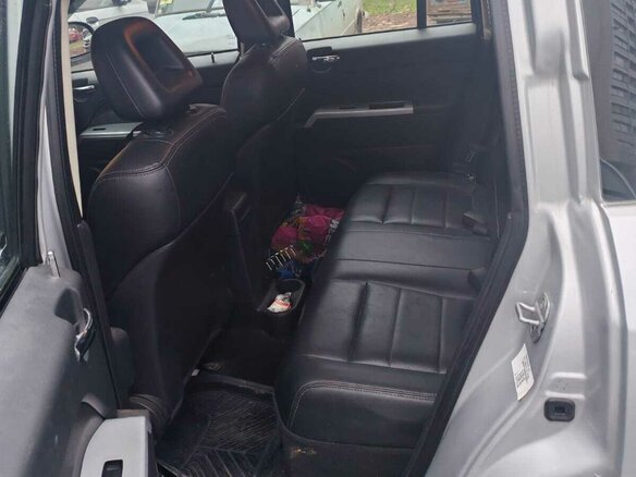 2008 Jeep Compass I, серебристый, 730000 рублей - вид 16