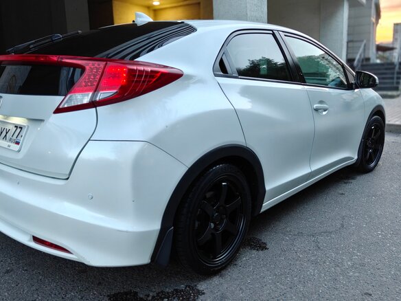 2012 Honda Civic IX, белый - вид 4