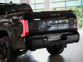 2023 Toyota Tundra Double Cab III, чёрный, 6685000 рублей, вид 5