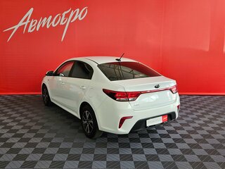 2020 Kia Rio IV, белый, 1160000 рублей, вид 3