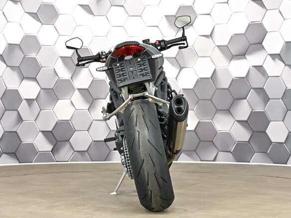 2022 Triumph Speed Triple, серебристый, 1117000 рублей - вид 5