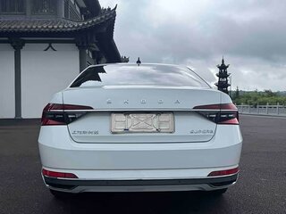 2022 Skoda Superb III Рестайлинг, белый, 2010000 рублей, вид 5