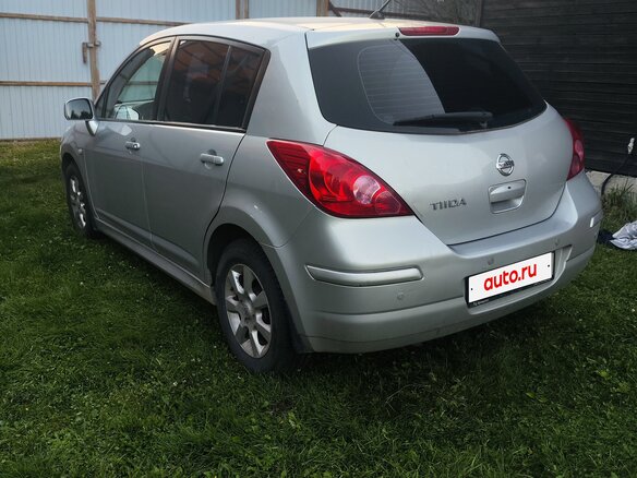 2011 Nissan Tiida I Рестайлинг, серебристый, 900000 рублей - вид 6