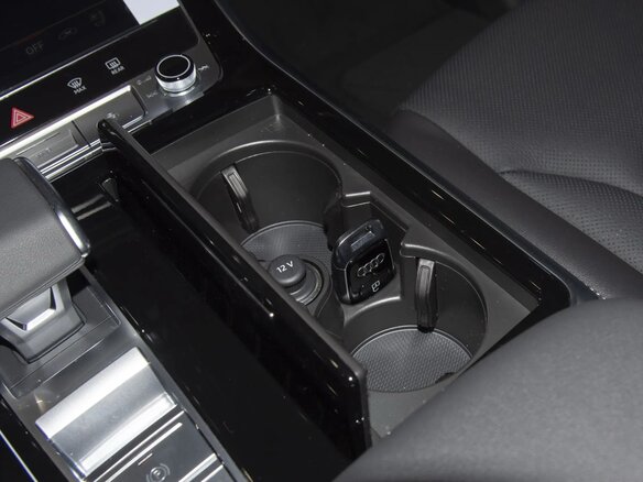 2025 Audi Q7 45 TFSI II (4M) Рестайлинг 2, чёрный, 10123000 рублей - вид 8