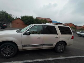 2009 Lincoln Navigator III, белый, 1900000 рублей, вид 4