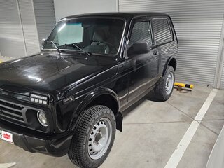 2016 Lada (ВАЗ) 2121 (4x4) Urban I Рестайлинг, чёрный, 600000 рублей, вид 2