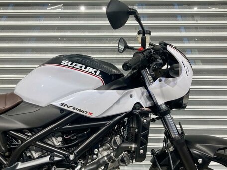 2024 Suzuki SV 650, белый, 750000 рублей, вид 3
