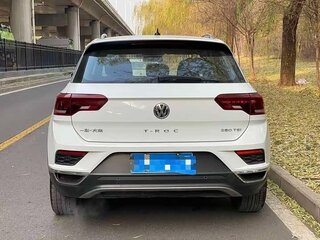2022 Volkswagen T-Roc I Рестайлинг, белый, 1650000 рублей, вид 3
