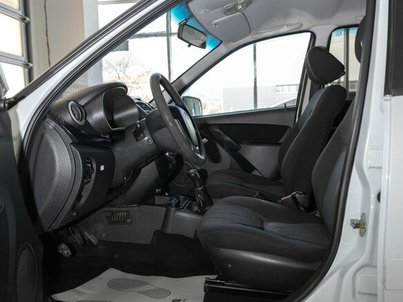 2014 Lada (ВАЗ) Kalina II, белый, 400000 рублей - вид 6