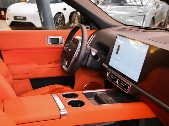 2025 Li Auto (Lixiang) L9 52.3 kWh I Рестайлинг, чёрный - вид 10