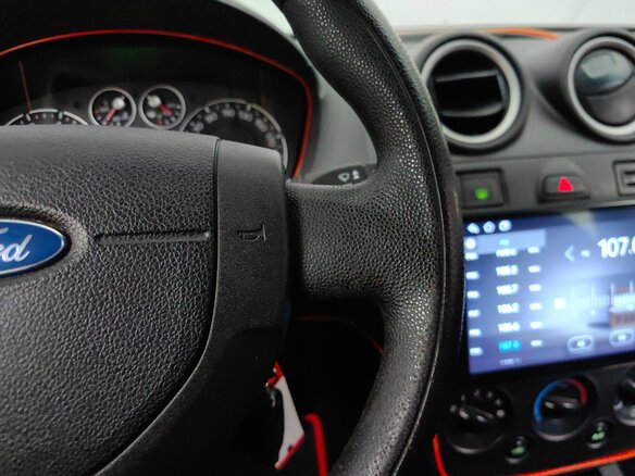 2007 Ford Fiesta Mk5, красный, 261000 рублей - вид 17