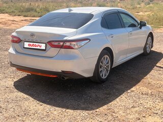 2021 Toyota Camry VIII (XV70) Рестайлинг, белый, 2700000 рублей, вид 4