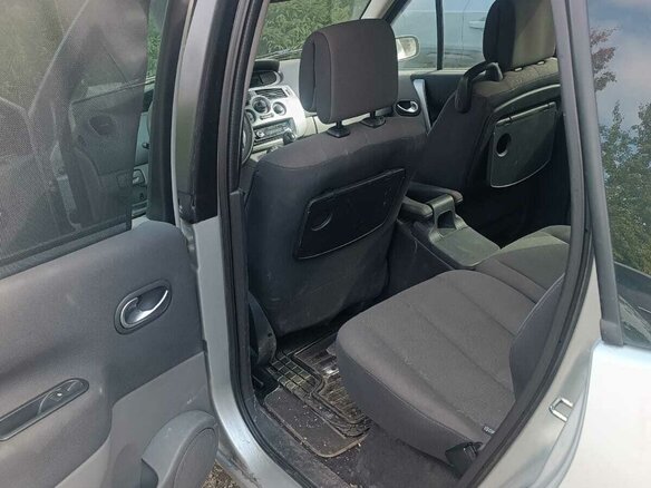 2007 Renault Scenic II Рестайлинг, серебристый, 400000 рублей - вид 3