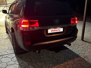 2013 Toyota Land Cruiser 200 Series Рестайлинг 1, чёрный, 4300000 рублей, вид 3