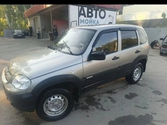2014 Chevrolet Niva I Рестайлинг, серый, 400000 рублей - вид 1