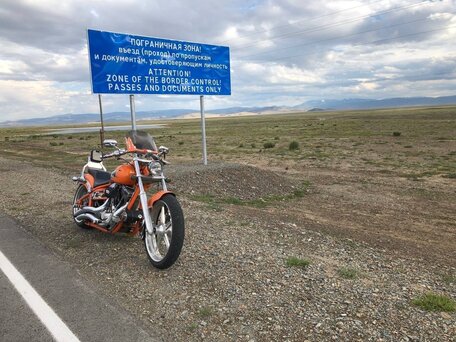 2002 Big Dog Motorcycles Mastiff, оранжевый, 1000000 рублей, вид 2