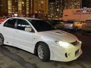 2005 Mitsubishi Lancer IX Рестайлинг, белый, 700000 рублей, вид 3