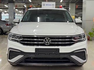 2023 Volkswagen Tiguan II Рестайлинг, белый, 2430000 рублей, вид 2