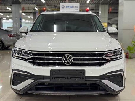 2023 Volkswagen Tiguan II Рестайлинг, белый, 2430000 рублей, вид 2