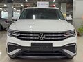 2023 Volkswagen Tiguan II Рестайлинг, белый, 2430000 рублей - вид 1