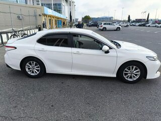 2018 Toyota Camry VIII (XV70), белый, 1800000 рублей, вид 5