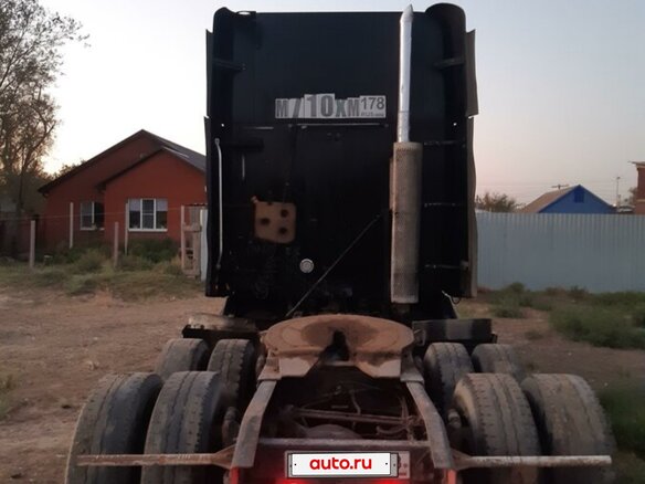2000 Freightliner Columbia, чёрный, 1500000 рублей - вид 3
