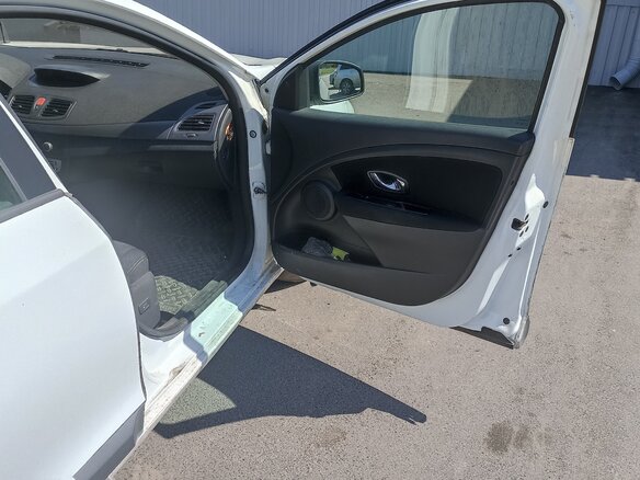 2014 Renault Fluence I Рестайлинг, белый, 580000 рублей - вид 12