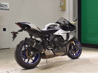 2024 Yamaha YZF-R1, серебристый, 1925000 рублей, вид 5