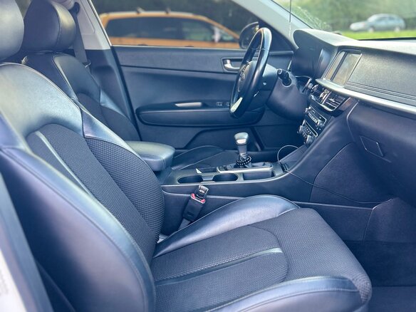2019 Kia Optima IV Рестайлинг, белый, 1500000 рублей - вид 13