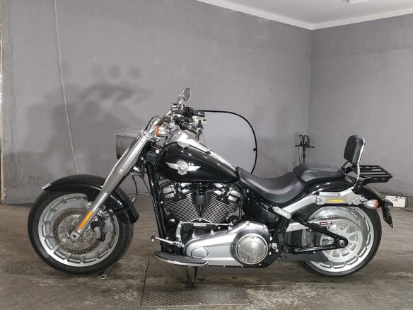 2018 Harley-Davidson Fat Boy, чёрный, 1645000 рублей - вид 1